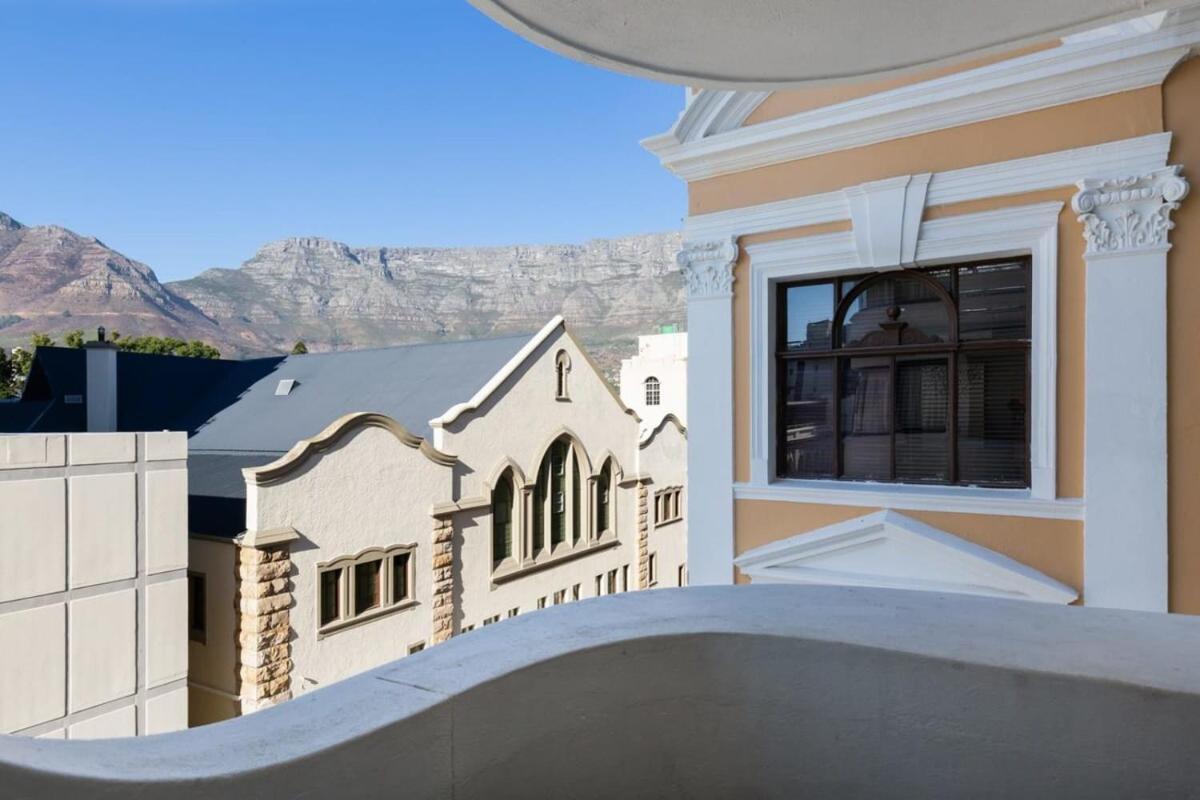 Luxurious With Stunning View Cape Town